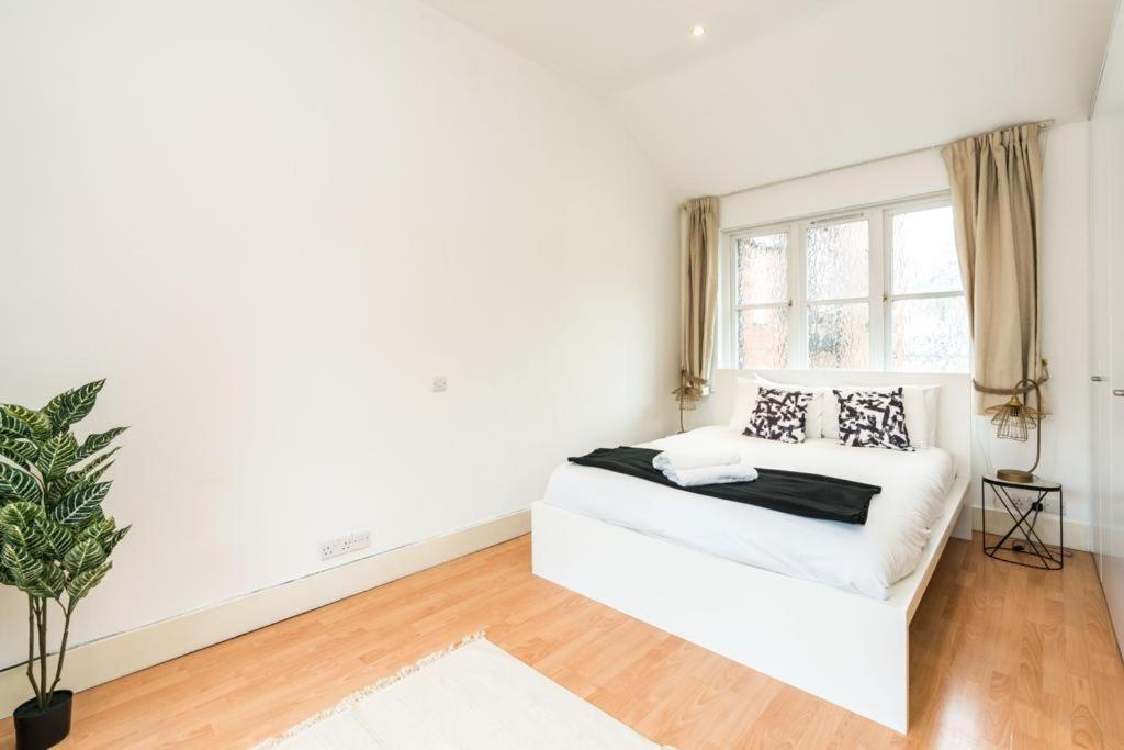 Goldhurst 3 Bedroom Flat * Londra
