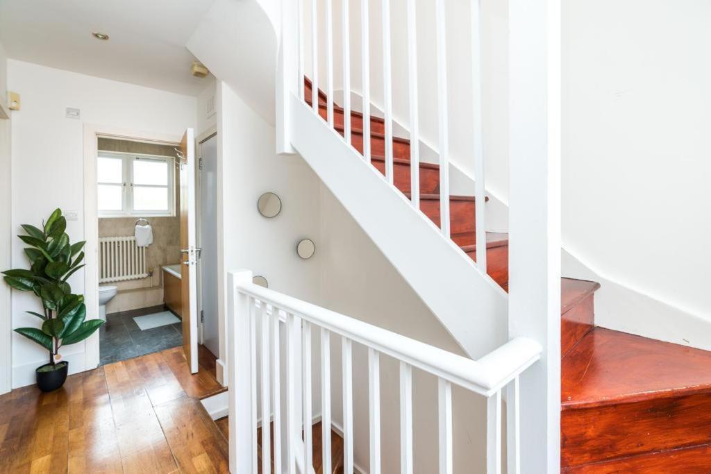 Goldhurst 3 Bedroom Flat Apartament Londra