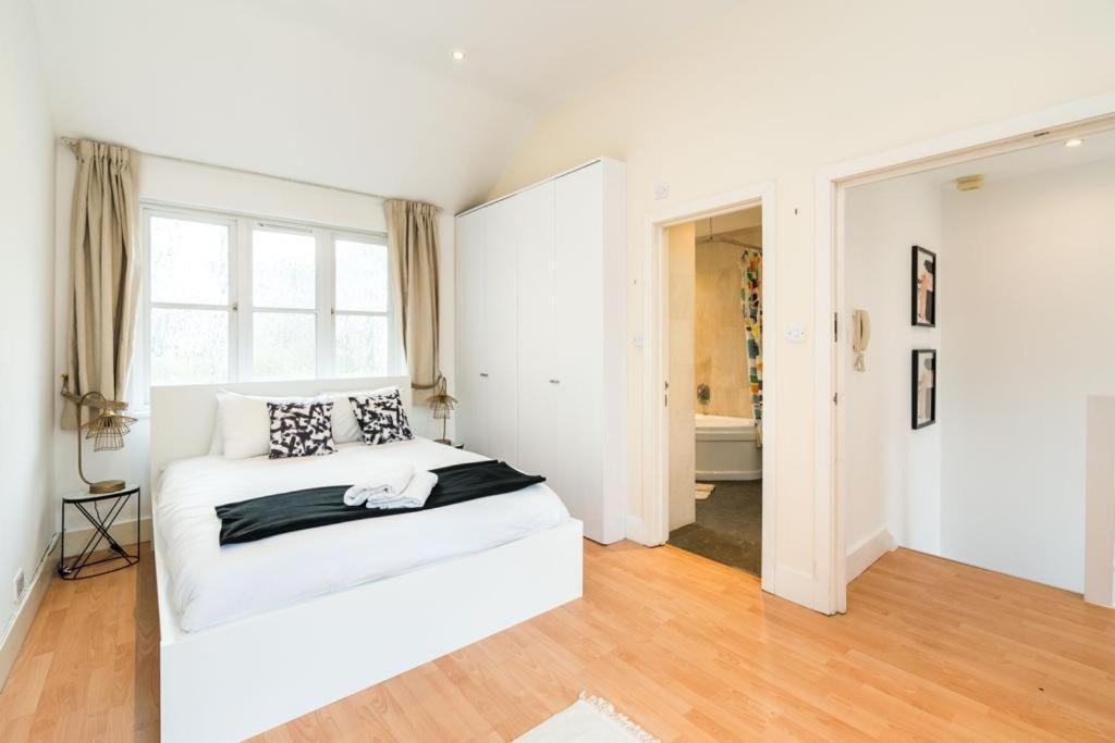 Goldhurst 3 Bedroom Flat Apartament
