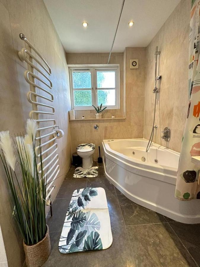Apartament Goldhurst 3 Bedroom Flat